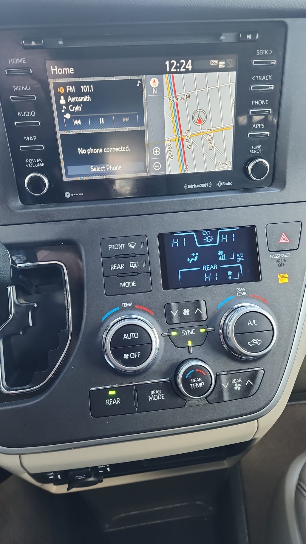 2020 TOYOTA SIENNA XLE Wheelchair Accessible Mobility Van 49k miles - $ 36,000